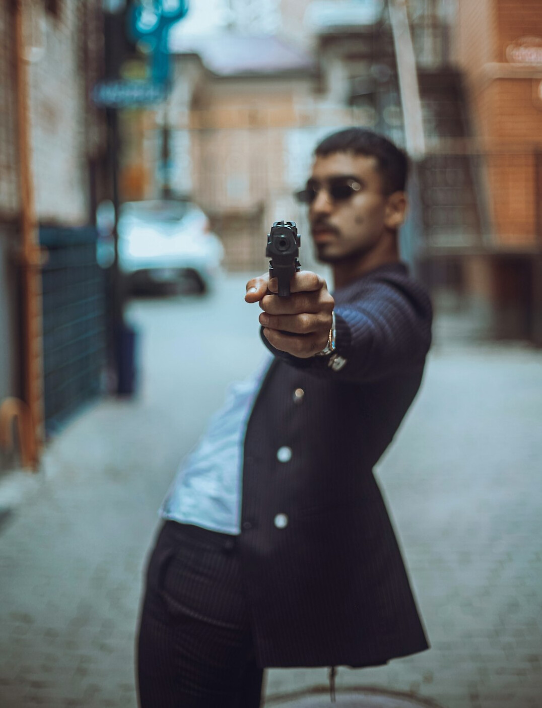 detective in action